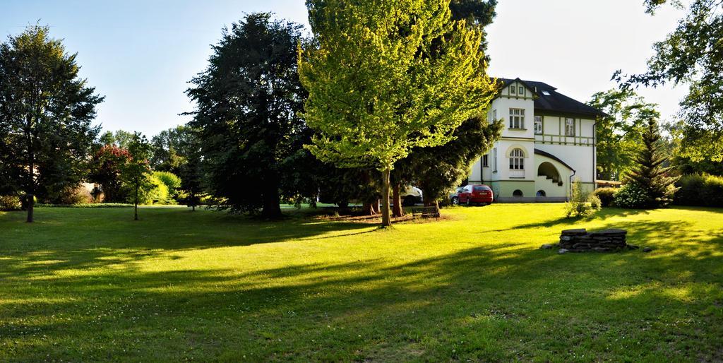 Pension Habermannova Vila Bludov  Buitenkant foto