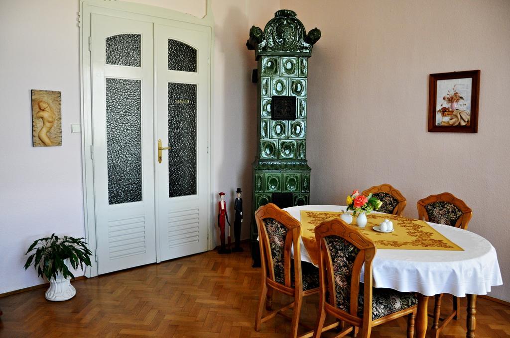 Pension Habermannova Vila Bludov  Buitenkant foto