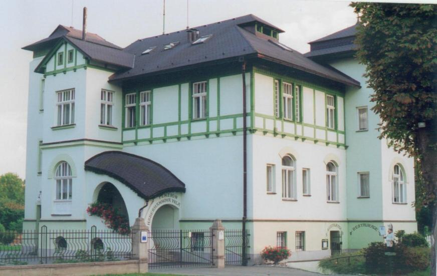 Pension Habermannova Vila Bludov  Buitenkant foto